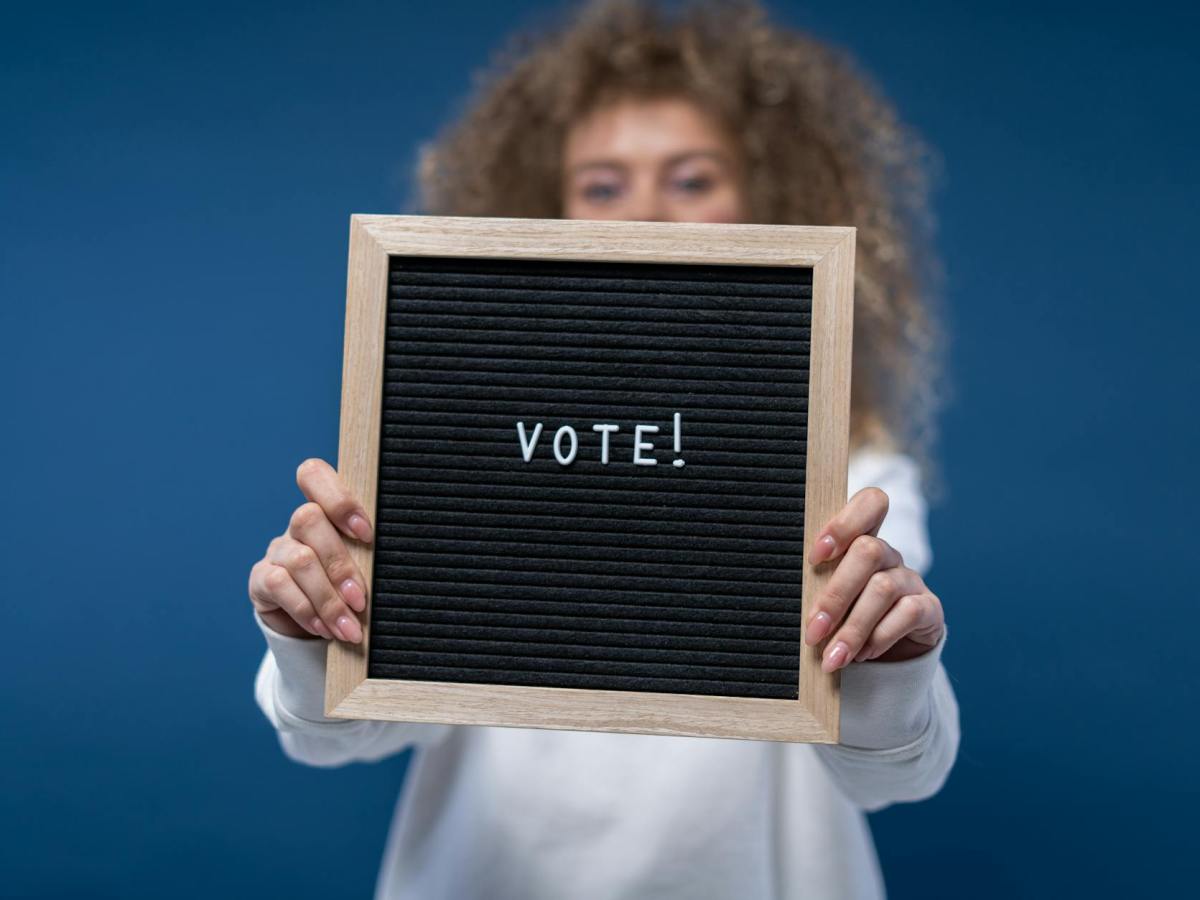 AI&rsquo;s Impact on Elections: How Technology is Shaping the Political&nbsp;Landscape